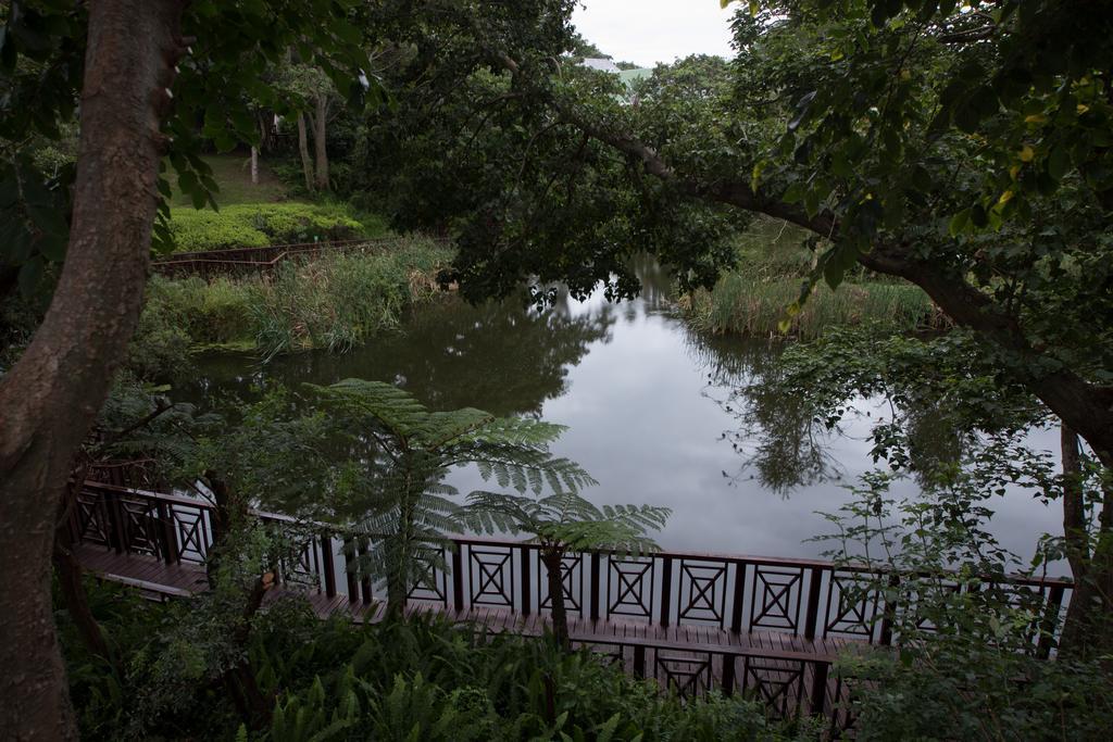 Quarry Lake Inn Ист-Лондон Экстерьер фото